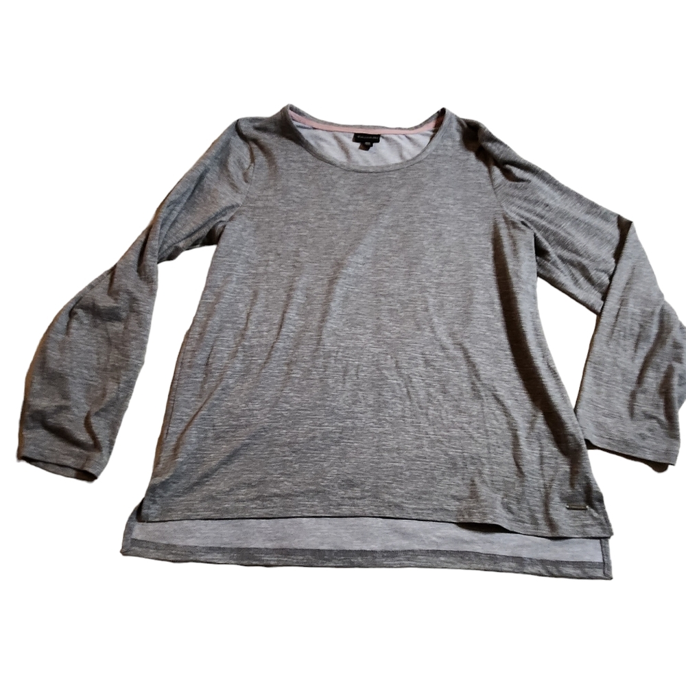 Tahari Women's Gray Long-Sleeve Soft Tshirt Size Medium C23
